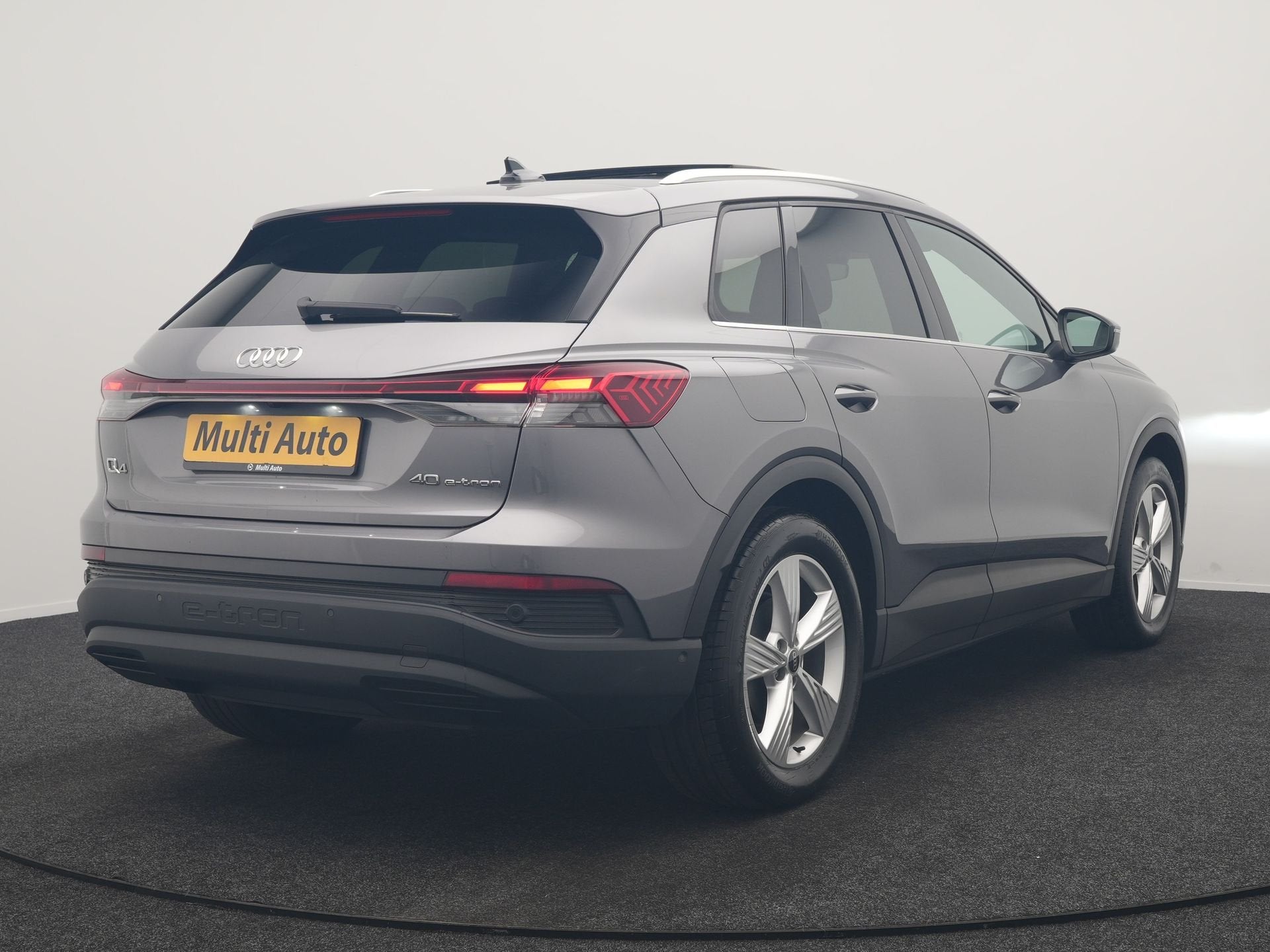 Audi Q4 e-tron 40 Advanced edition 77 kWh 204pk Dealer O.H., Auto's, Automaat, Dealer onderhouden, Achterwielaandrijving, Gebruikt