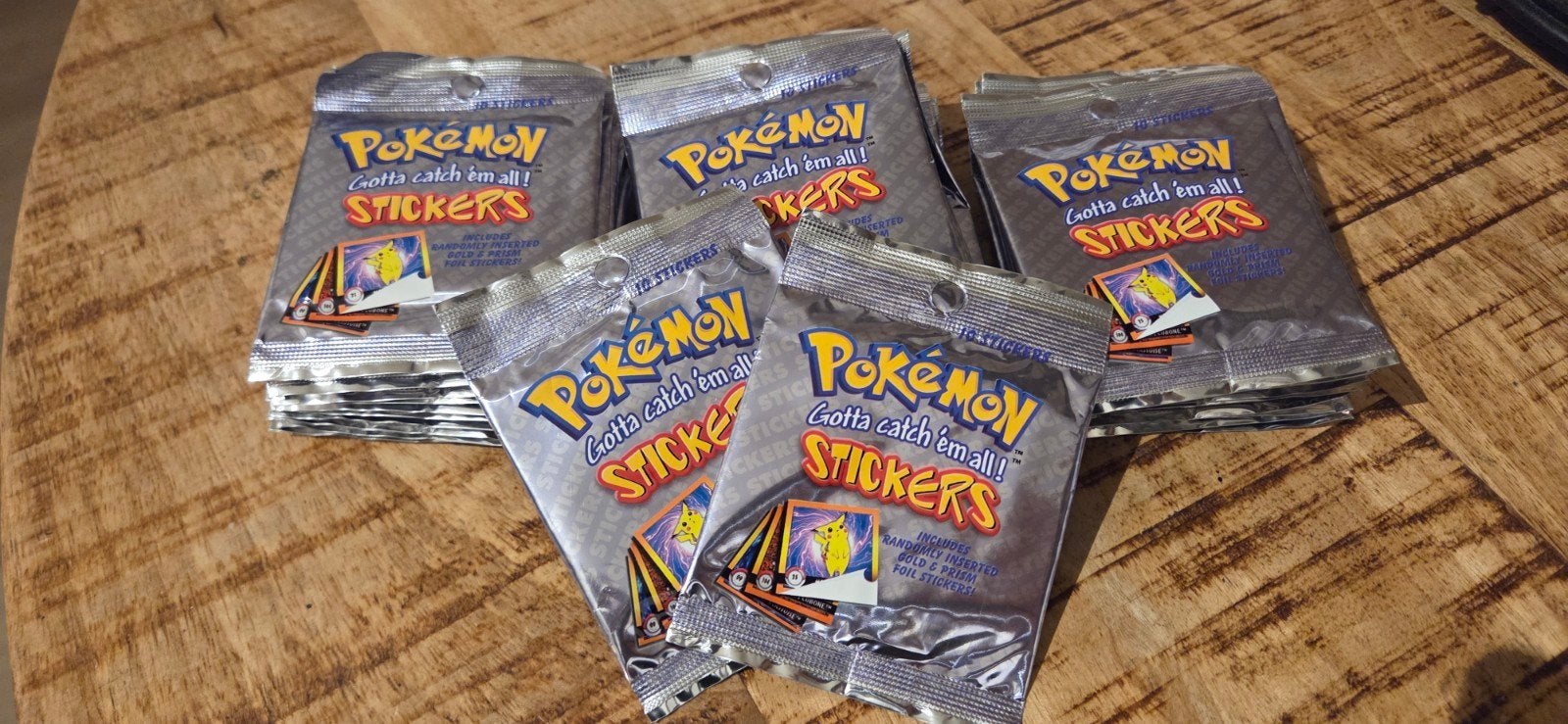 32x pokemon 1999 Artbox sticker packs, Ophalen of Verzenden, Zo goed als nieuw, Booster, Foil