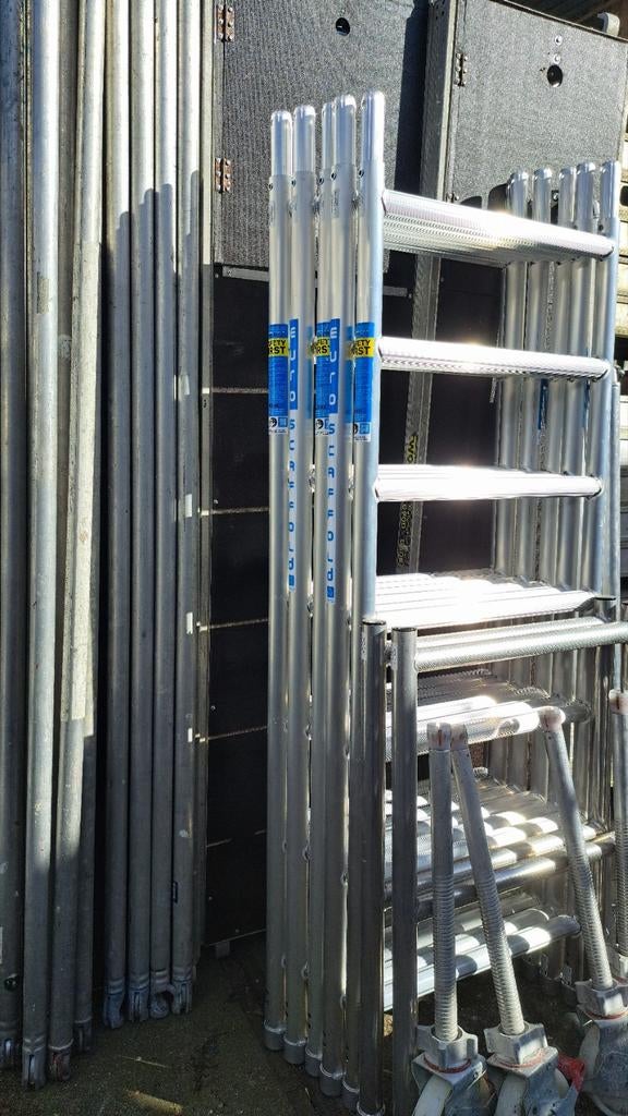 Te koop nette euroscaffold rolsteiger werkhoogte 8.20 mtr, Gebruikt, Ophalen of Verzenden, Euroscaffold, Rolsteiger of Kamersteiger