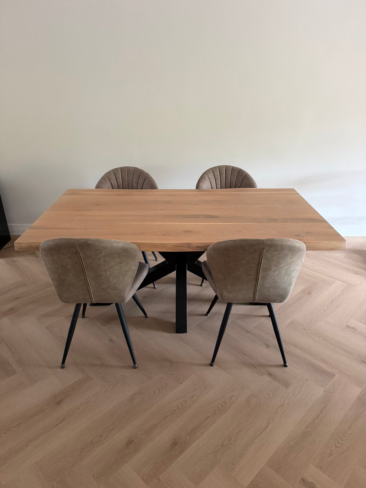 Mooie eiken boomstam-eettafel met eetkamerstoelen, Ophalen, Eikenhout, 200 cm of meer, 50 tot 100 cm
