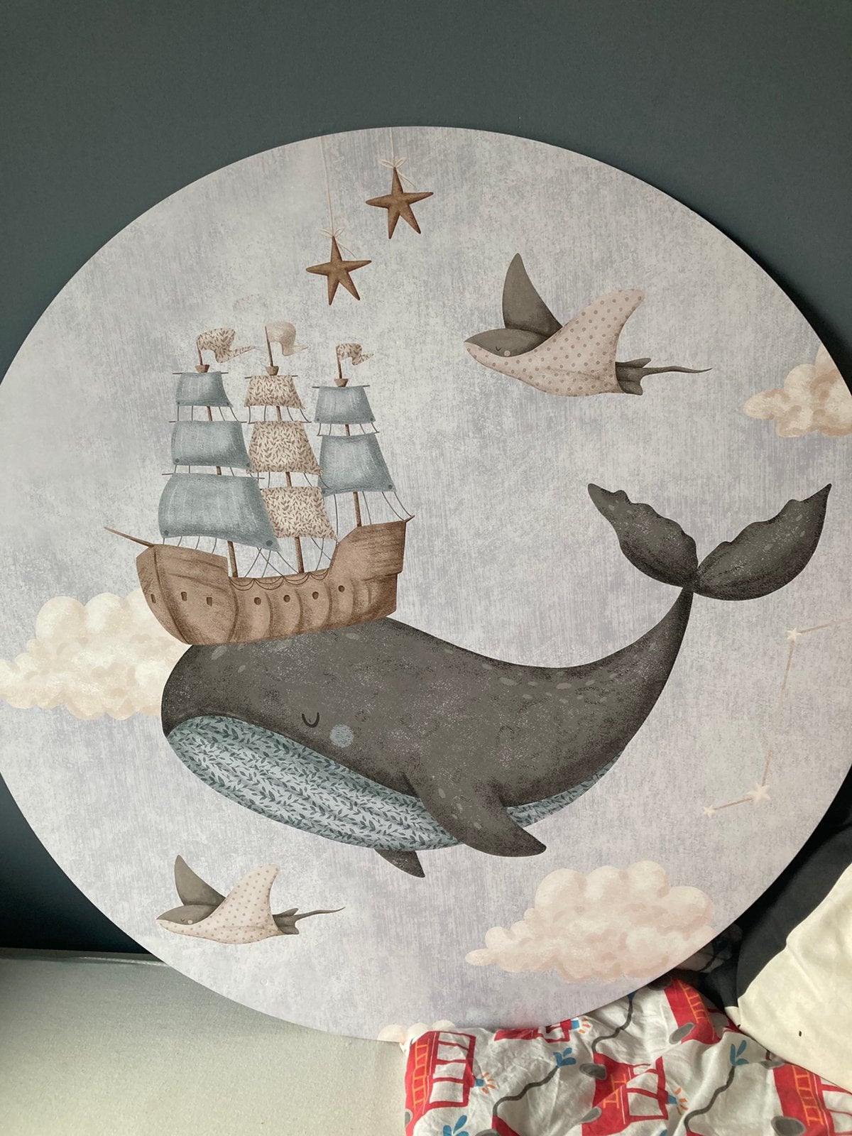 Muurcirkel walvis met bootje 80cm, Ophalen, Overige merken, Zo goed als nieuw, Wanddecoratie