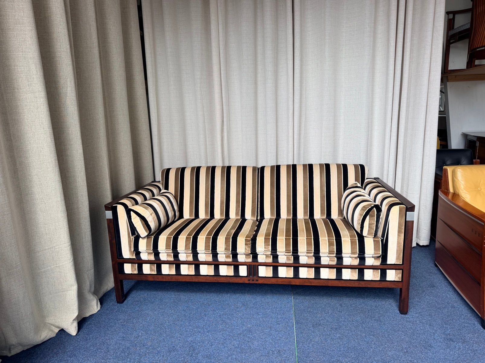 Schuitema decoforma 2,5 zits bank “Gilmore”, Ophalen, Zo goed als nieuw