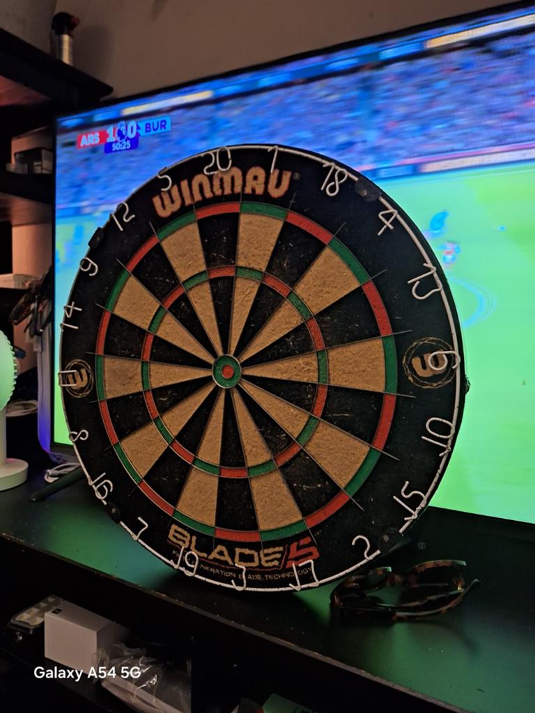 Winmau Blade 5 dartbord - gebruikt, Sport en Fitness, Darts, Ophalen of Verzenden, Gebruikt, Dartbord