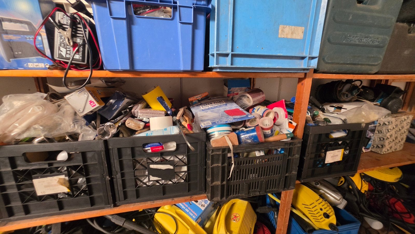 Schildersgereedschap, Ophalen, Nuservice, Wit, Marconistraat 8
