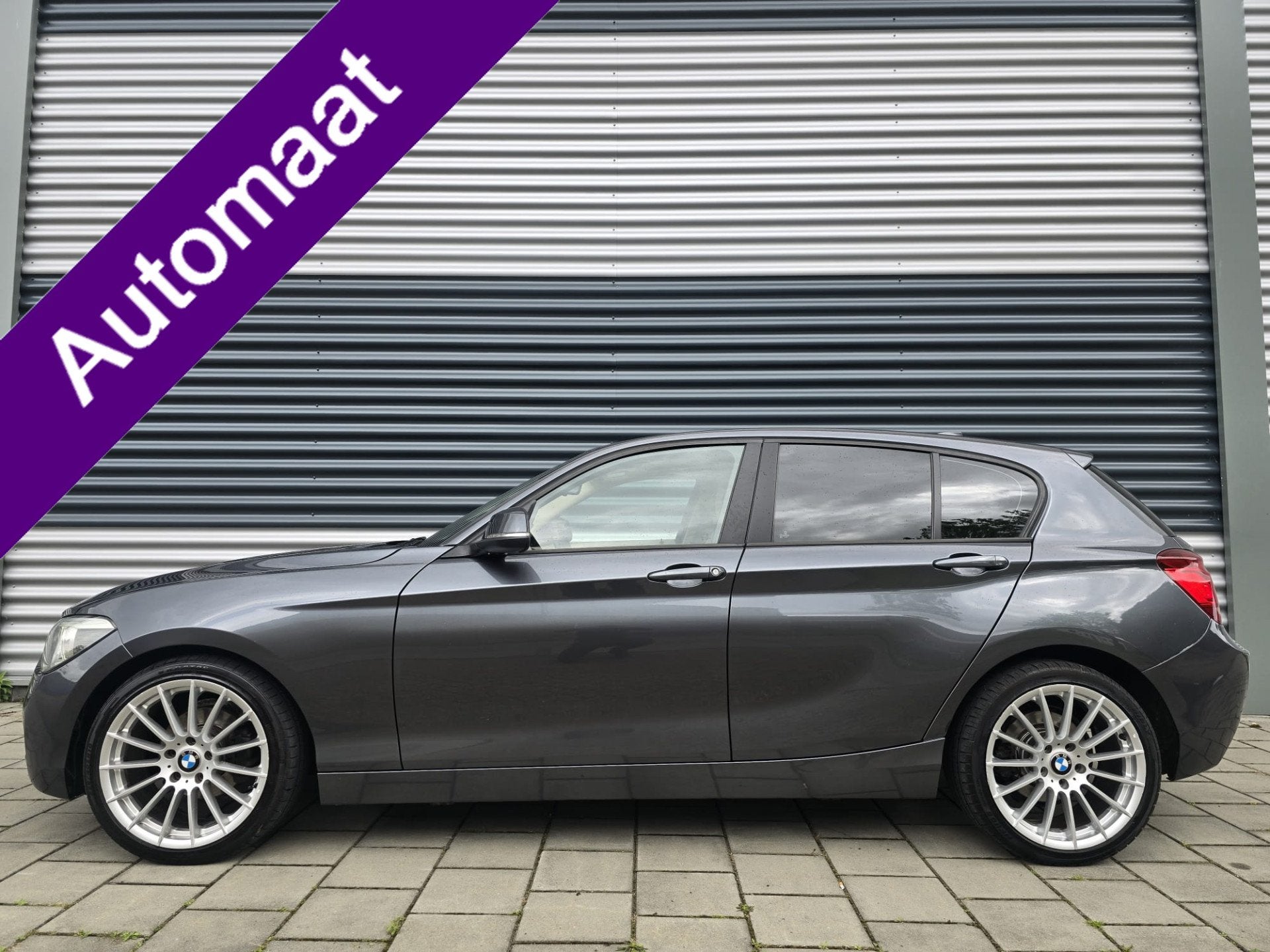 BMW 1-serie 116i Business+ Automaat ,Climatronic, leder zeer, Auto's, Euro 5, Gebruikt, Beige, 4 cilinders