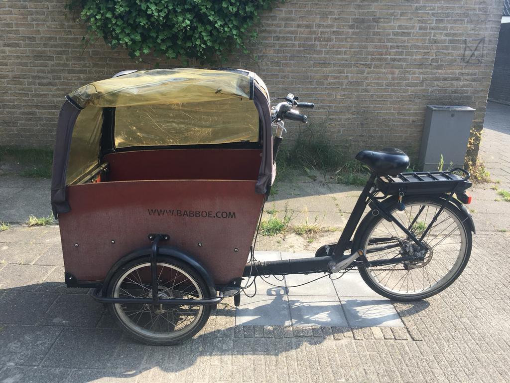Babboe elektrische bakfiets met huif, Fietsen en Brommers, 4 kinderen of meer, Gebruikt, Huif, Schijfrem
