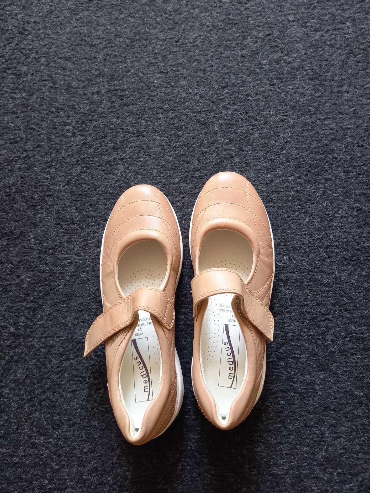 Nieuwe medicus schoenen, Schoenen met lage hakken, Medicus, Beige, Nieuw