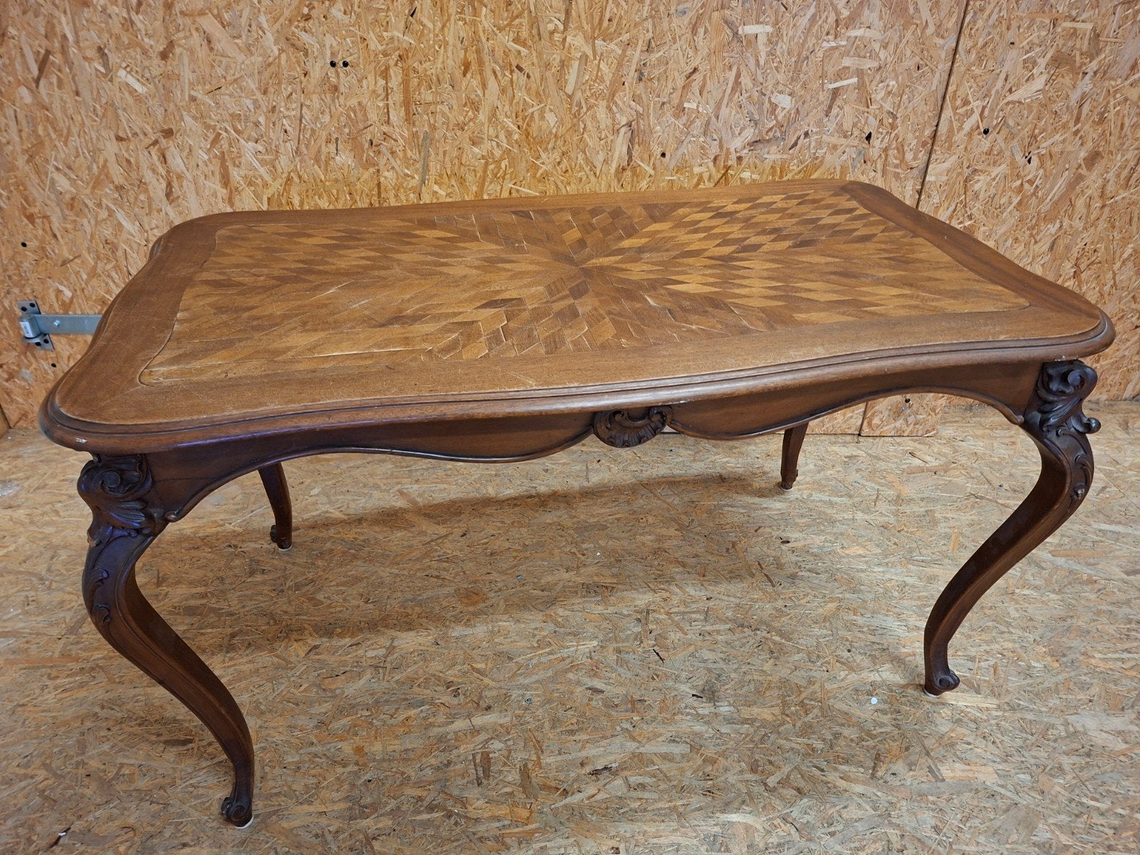 Antieke tafel Queen Ann stijl ,houten vintage tafel, Ophalen
