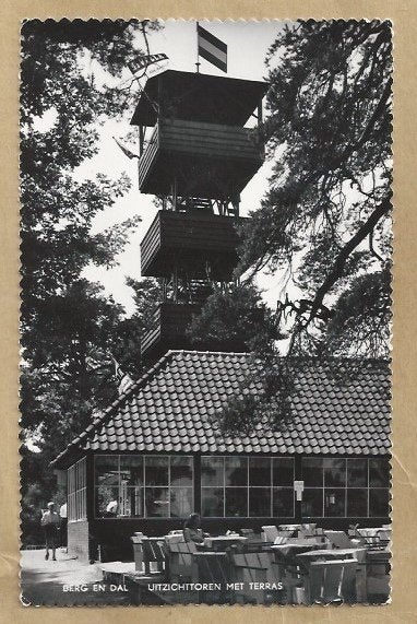 Tussen Beek - Berg en Dal. Café Restaurant De Sterrenberg., Ophalen of Verzenden, 1960 tot 1980, Gelopen, Gelderland