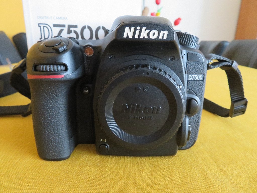 Nikon D7500 met slechts 8389 clicks, Audio, Tv en Foto, Fotocamera's Digitaal, Ophalen, Beeldstabilisatie, Spiegelreflex, Nikon