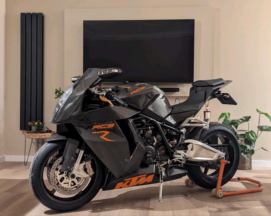 KTM RC8 2009 - Full Carbon Edition, 2 cilinders, Motorrijbewijs A, Gebruikt, Super Sport