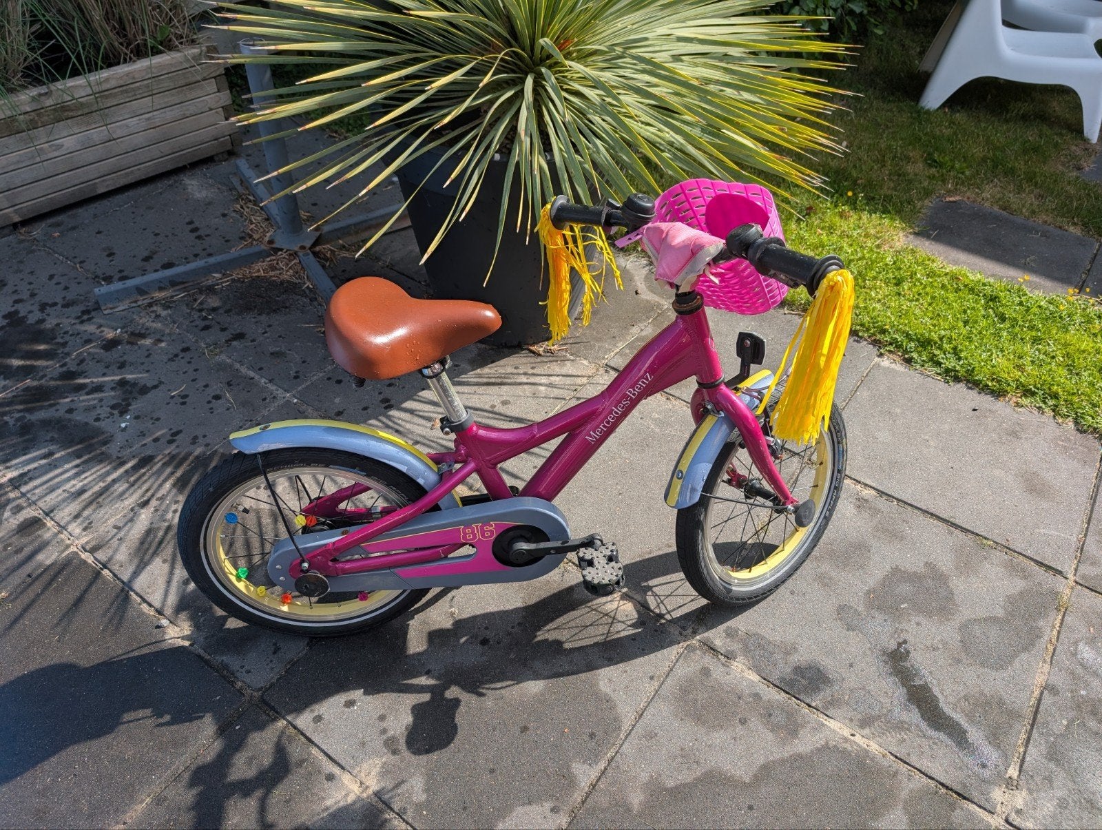 Mercedes-Benz kinderfiets kler roze met geel, Ophalen, Gebruikt, 16 tot 20 inch
