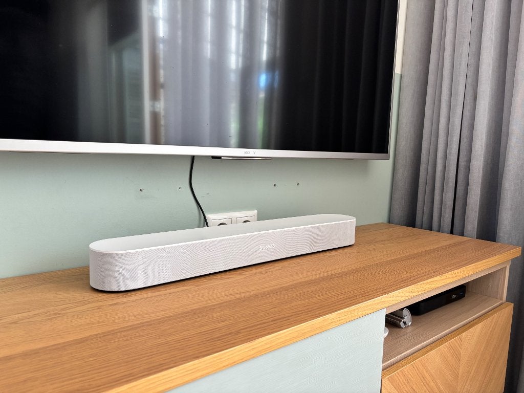 Sonos Beam (Gen 1) Wit + Muurbeugel – In uitstekende staat, Ophalen, Slimme speaker, Gebruikt, Sonos