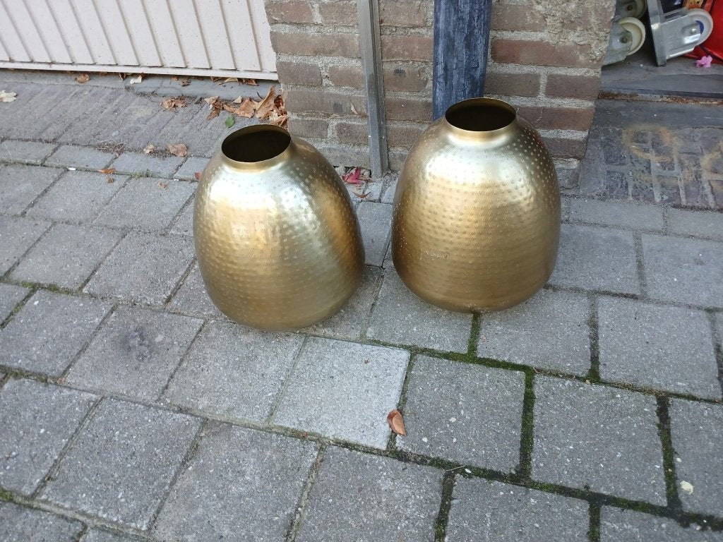 tekoop 2 bronsen vazen  40,00 euro, Ophalen, Gebruikt, Overige kleuren