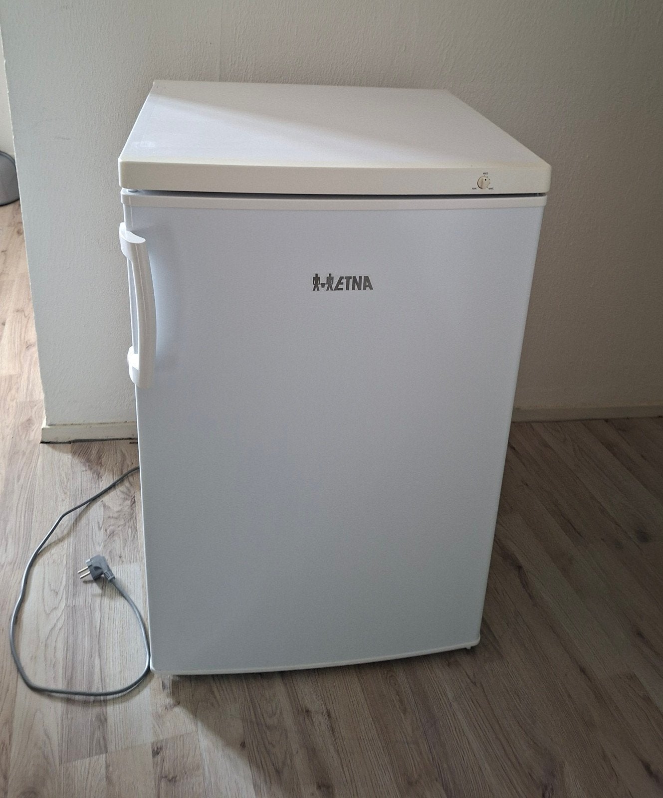 Etna Vriezer 91 Liter 4 Vakken., Witgoed en Apparatuur, Minder dan 85 cm, Minder dan 60 cm, Zo goed als nieuw, Vrijstaand