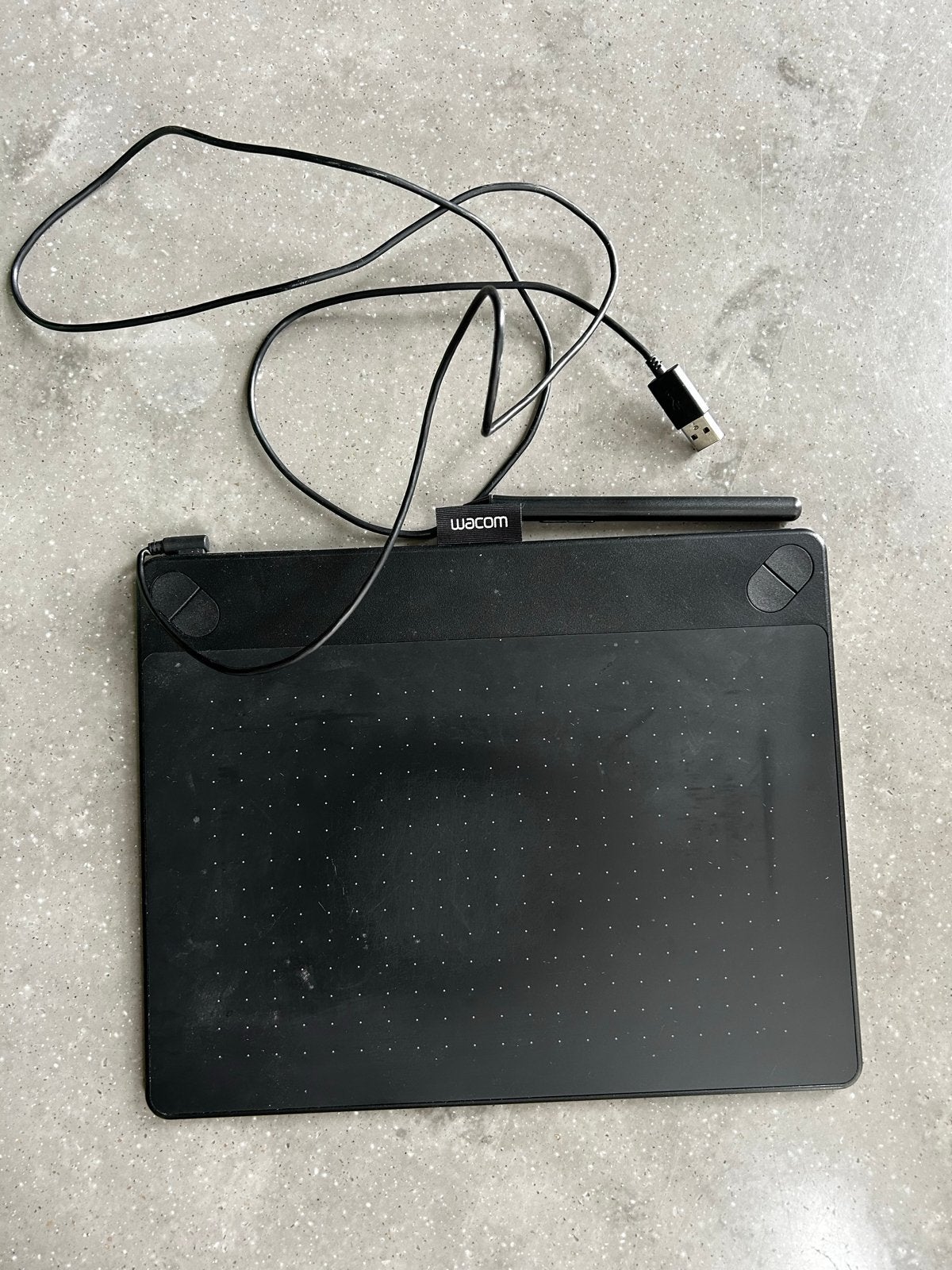 Wacom Intuos Pen & Touch Tablet CTH-690, Ophalen, Multi-touch, Gebruikt, Bedraad