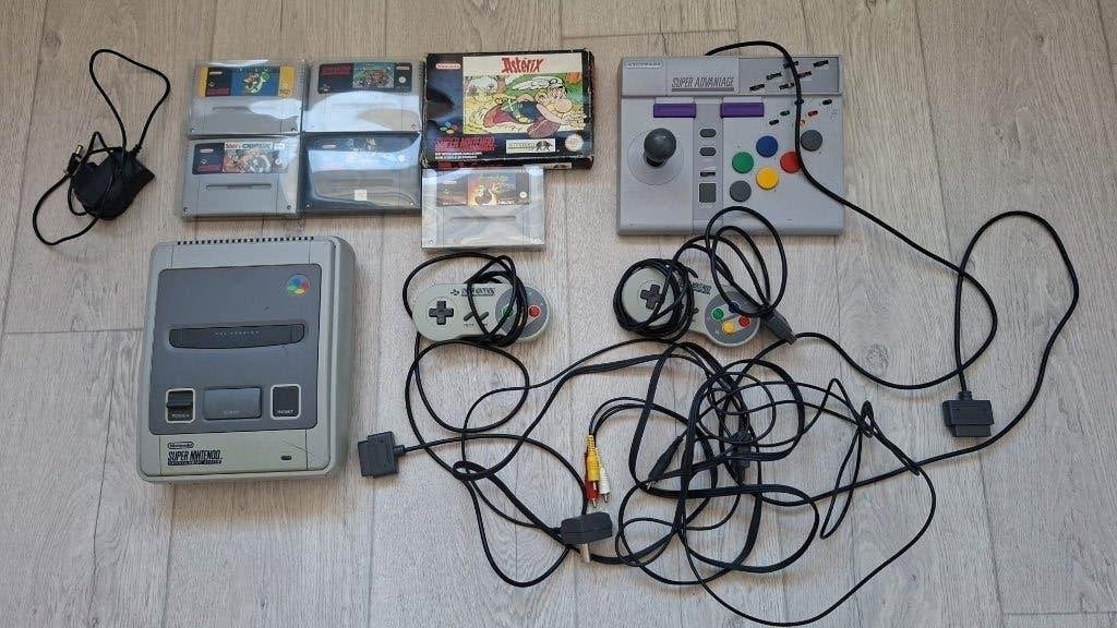SNES + Games, Spelcomputers en Games, Spelcomputers | Nintendo Super NES, Ophalen, Gebruikt, Met 3 controllers of meer