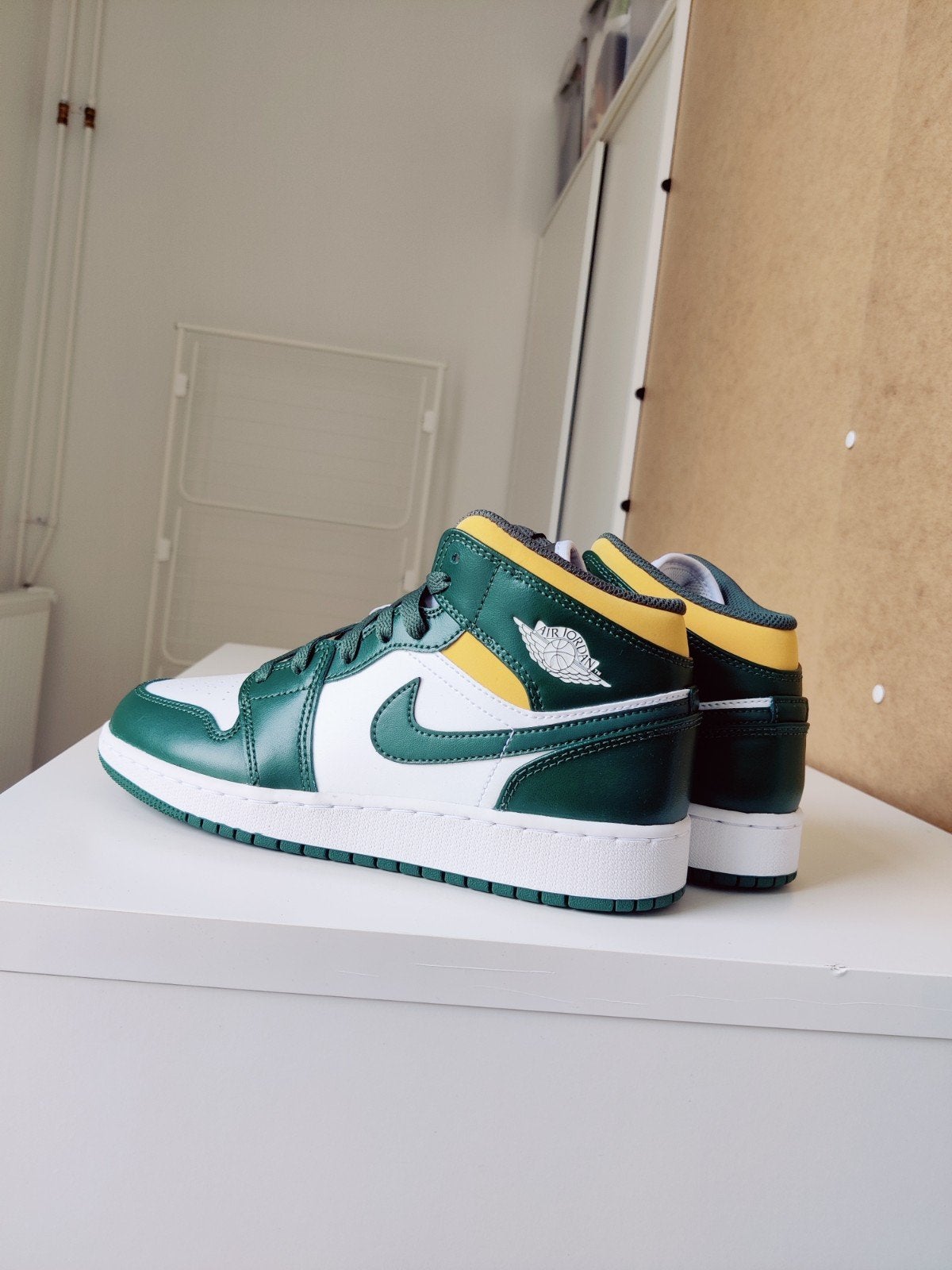 Jordan 1 Mid Sonics Groen, Nike Jordan, Nieuw, Ophalen of Verzenden, Groen