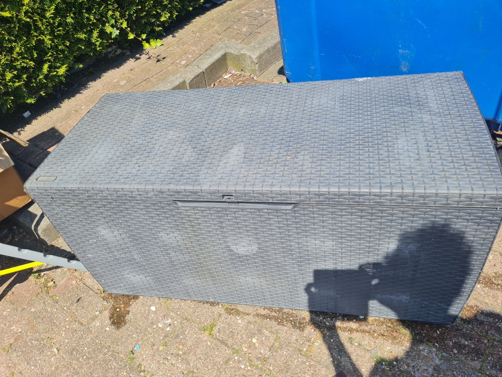 Grote kunststof opbergbox voor buiten verrijdbaar, Tuin en Terras, Bergingen en Tuinkasten, Ophalen, Kunststof, Gebruikt, Overige typen