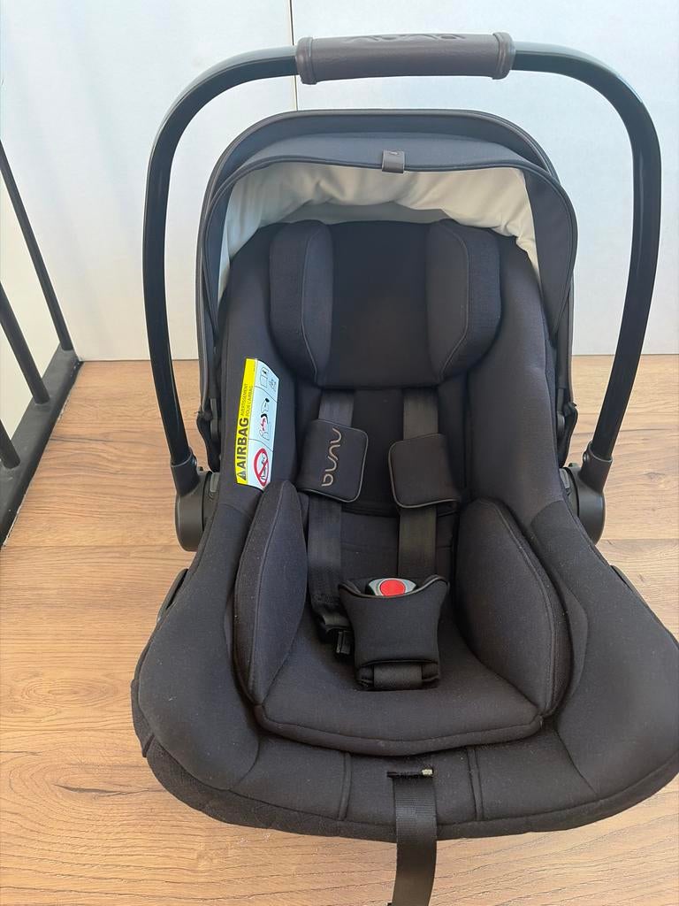 Nuna Pipa Next Maxi-Cosi  (Limited Edition) + Next Base, Zijbescherming, Zo goed als nieuw, Isofix, 0 t/m 13 kg