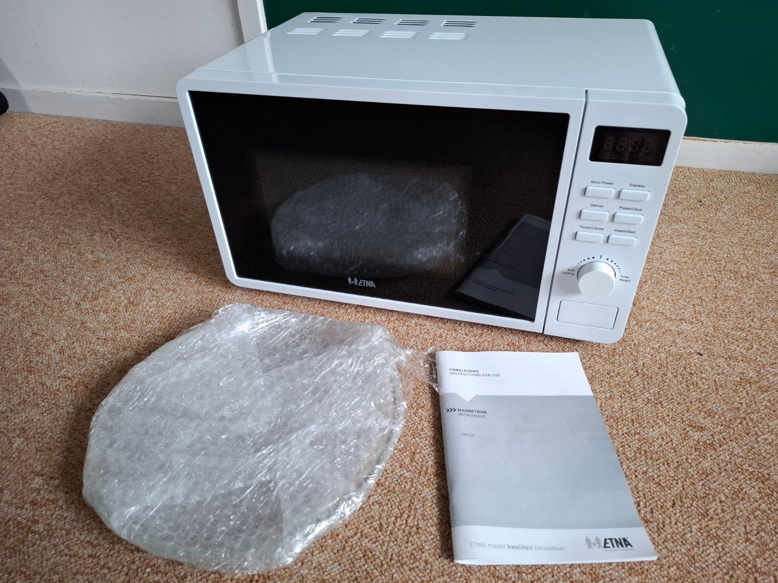 Etna magnetron SVM420WIT, Ophalen of Verzenden, Zo goed als nieuw, Vrijstaand, Magnetron