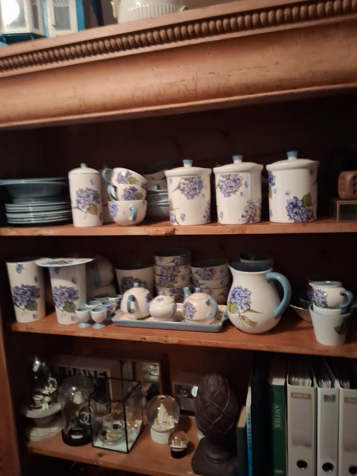 Uitgebreid jet terstege servies met hortensia decoratie, Ophalen, Overige merken, Keramiek, Landelijk/Boerenbont