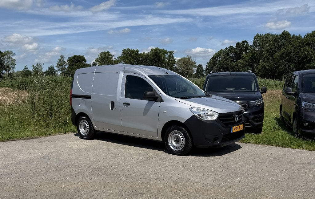 Dacia Dokker 1.6 MPI 100pk Benzine BTW/BPM VRIJ Nieuwstaat, 4 cilinders, USB, 1098 kg, Handgeschakeld