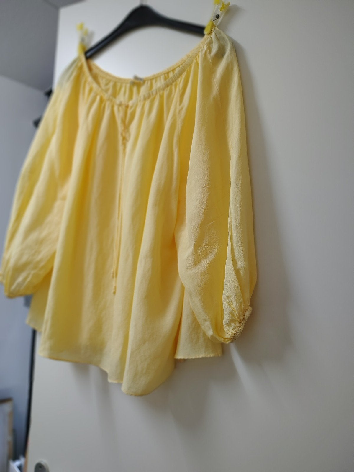 Zara Gele blouse met lange mouwen en elastische polsrand., Kleding | Dames, Verzenden, Geel, Maat 46/48 (XL) of groter, Zo goed als nieuw
