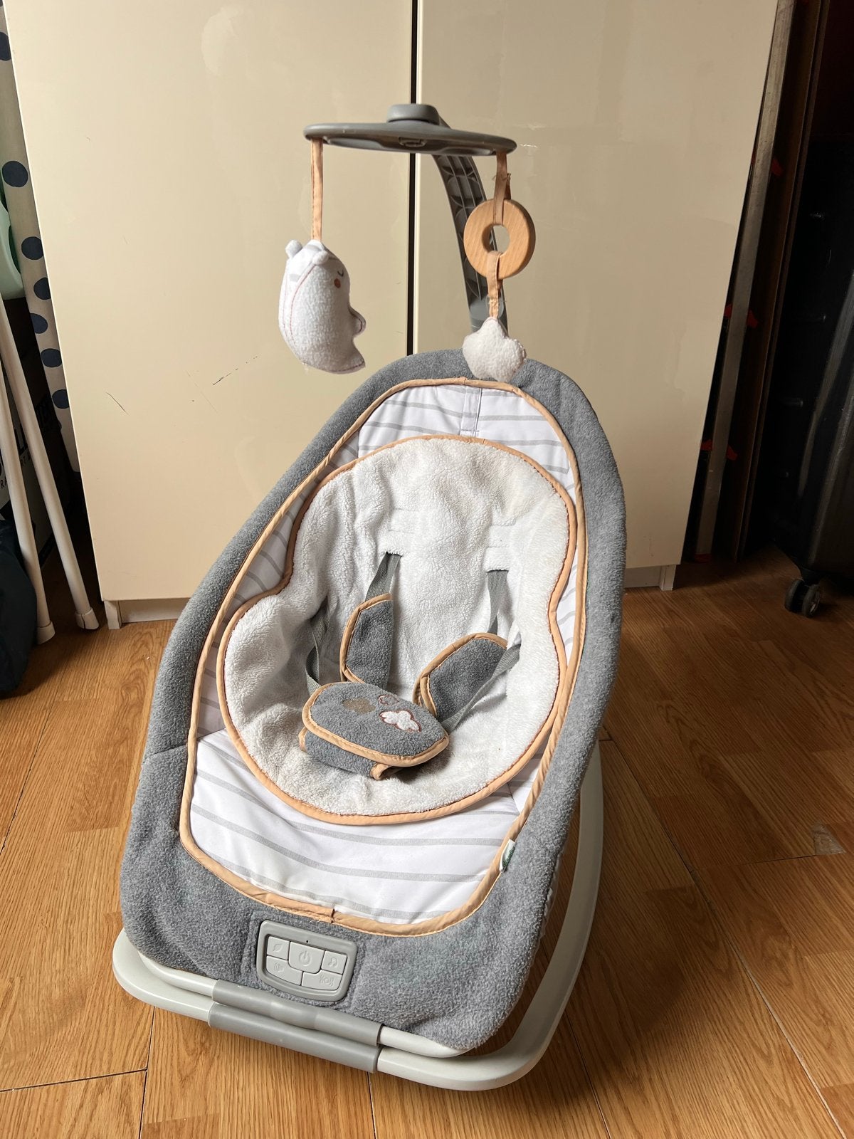 Comfortabele Baby Wipstoel met Muziek en Trillingen, Kinderen en Baby's, Wipstoeltjes, Verstelbaar, Wipstoel, Zo goed als nieuw