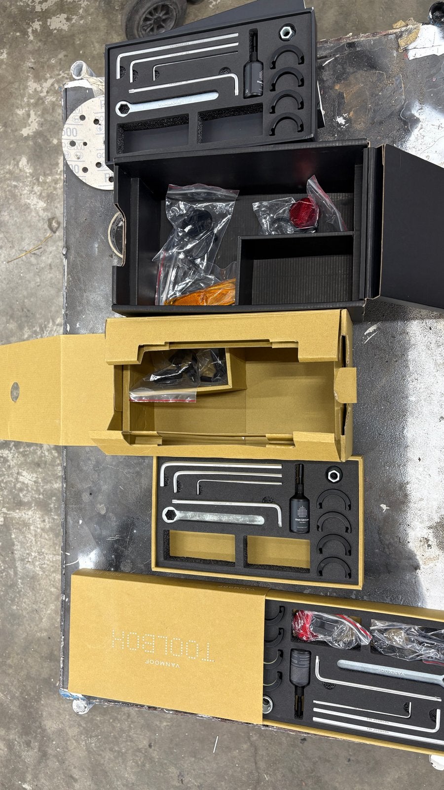 VanMoof S3 X3 Toolbox compleet met reflectoren, Fietsen en Brommers, Ophalen of Verzenden, Gebruikt, Gereedschapsset