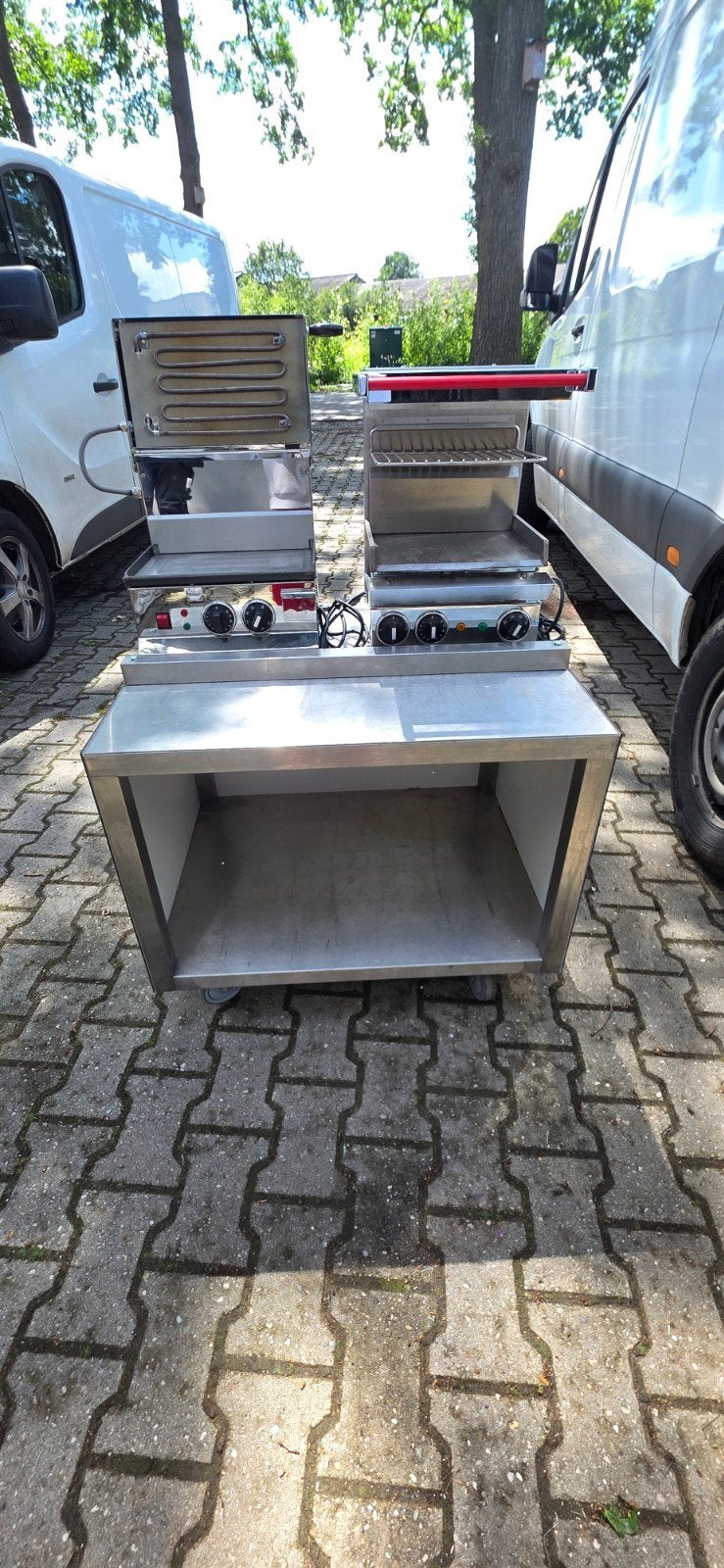 Kleine Horeca grillen op kar, Ophalen
