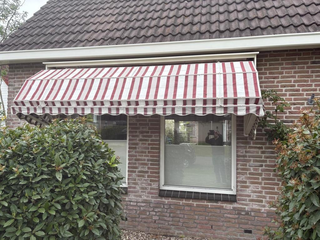 Markies met elektrische bediening.  3.55cm, Tuin en Terras, Zonneschermen, Minder dan 150 cm, Ophalen of Verzenden, Gebruikt, Markies