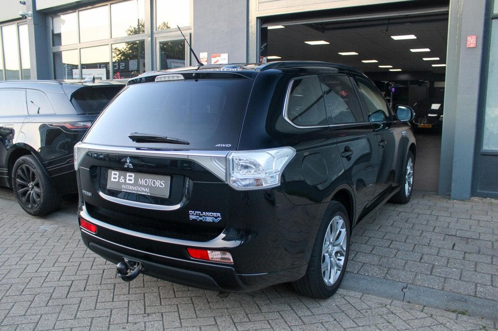 Mitsubishi Outlander 2.0 PHEV Instyle+|KEYLESS|CAM|PANO|VOL+, Auto's, 4 cilinders, Met garantie (alle), Zwart, Bedrijf