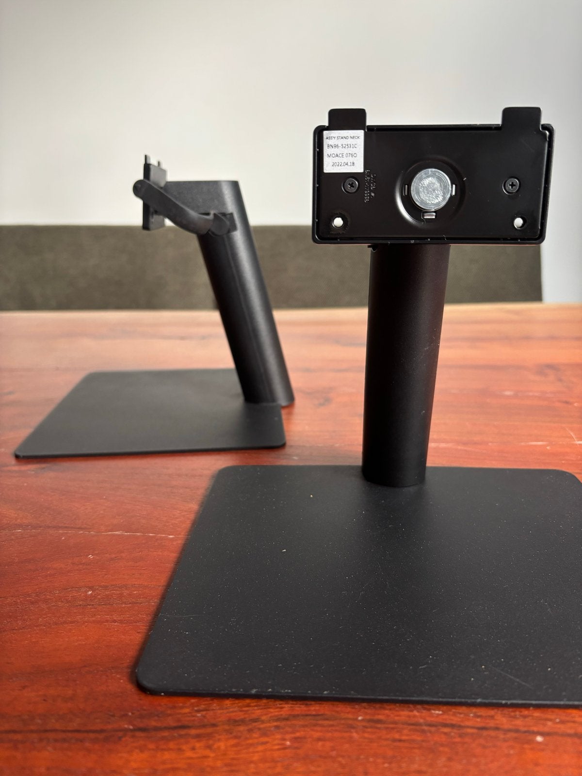 2x Monitor voet Samsung M5 Smart Monitor (ALLEEN DE VOET), Ophalen, Gebruikt