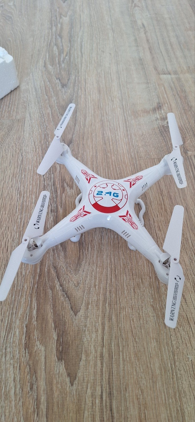 Witte drone met afstandsbediening en camera, Gebruikt, Basiskwaliteit, Overige merken, Minder dan 100 meter