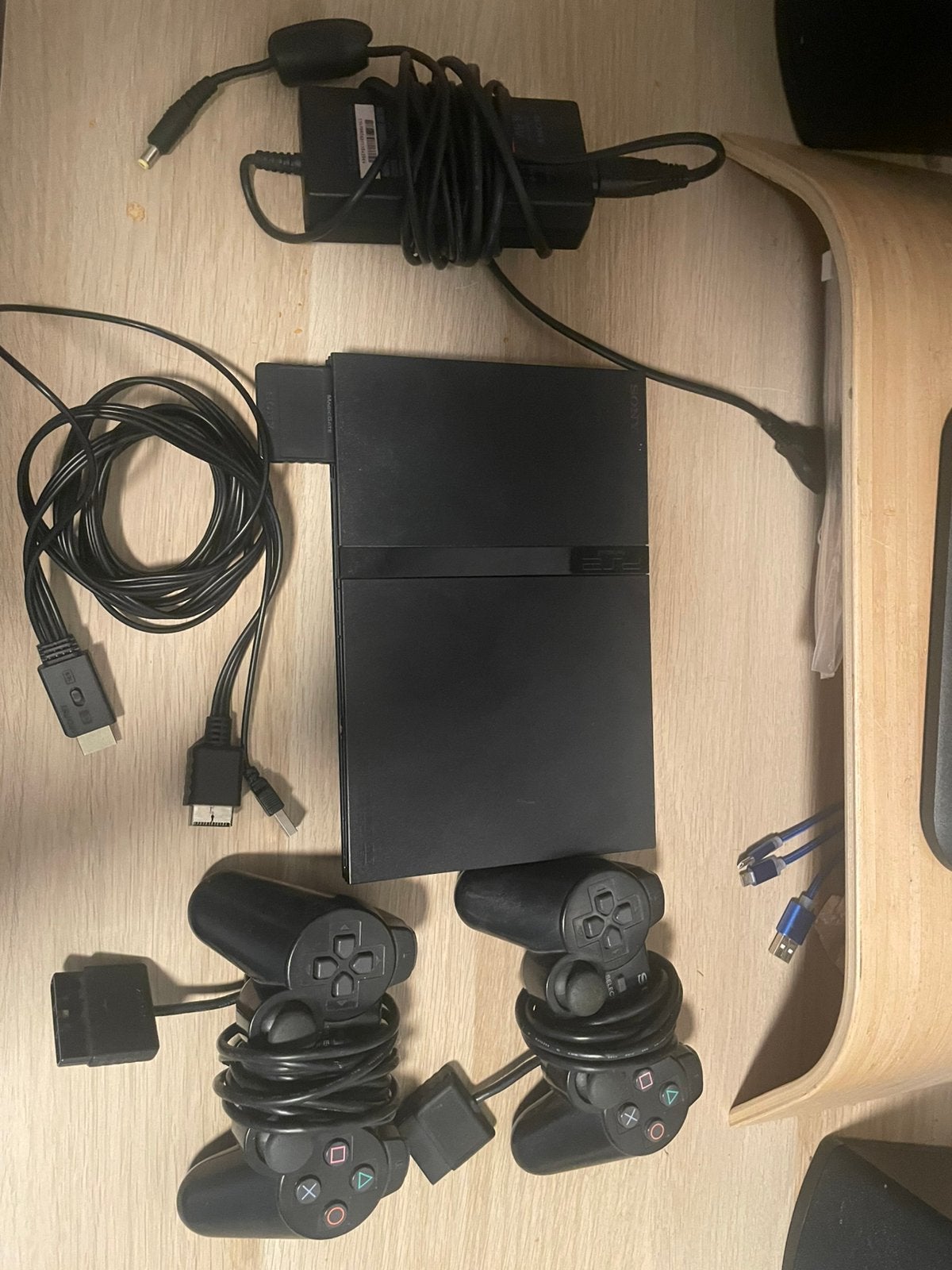 Playstation 2 slim, Ophalen, Zwart, Met 2 controllers, Zo goed als nieuw