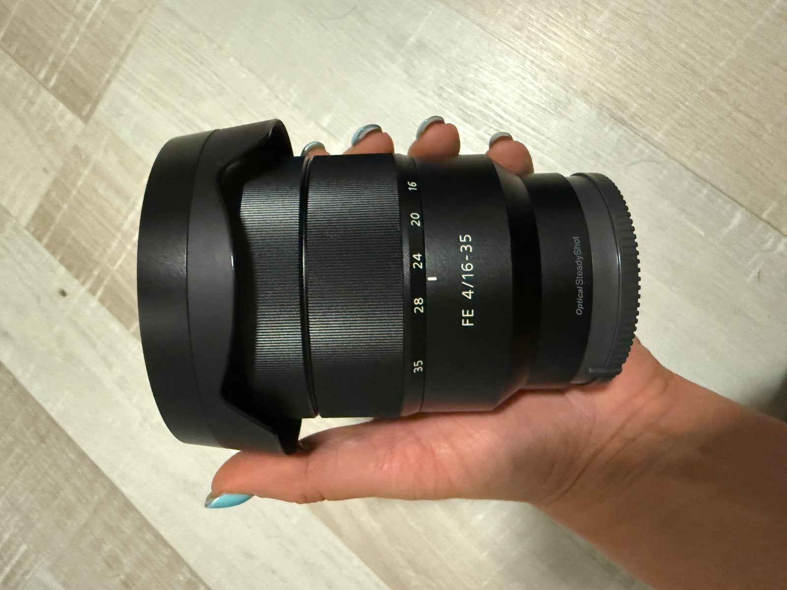 Zeiss f4 16-35 groothoeklens, Ophalen of Verzenden, Zo goed als nieuw, Groothoeklens