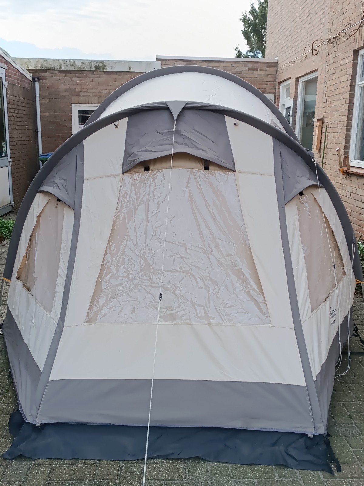 Basecamp vitoria IV, Ophalen, Gebruikt, Tot en met 4