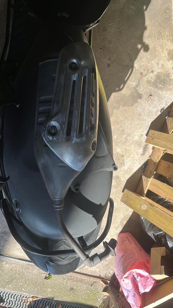 Vespa sprint iget uitlaat, Ophalen, Zo goed als nieuw, Uitlaat, Vespa