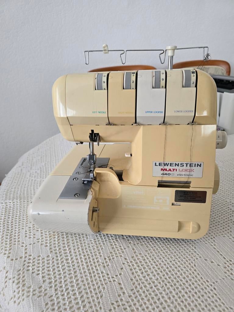 Lewenstein Multilock 440D Electronic Overlockmachine perfect, Hobby en Vrije tijd, Naaimachines en Toebehoren, Zo goed als nieuw