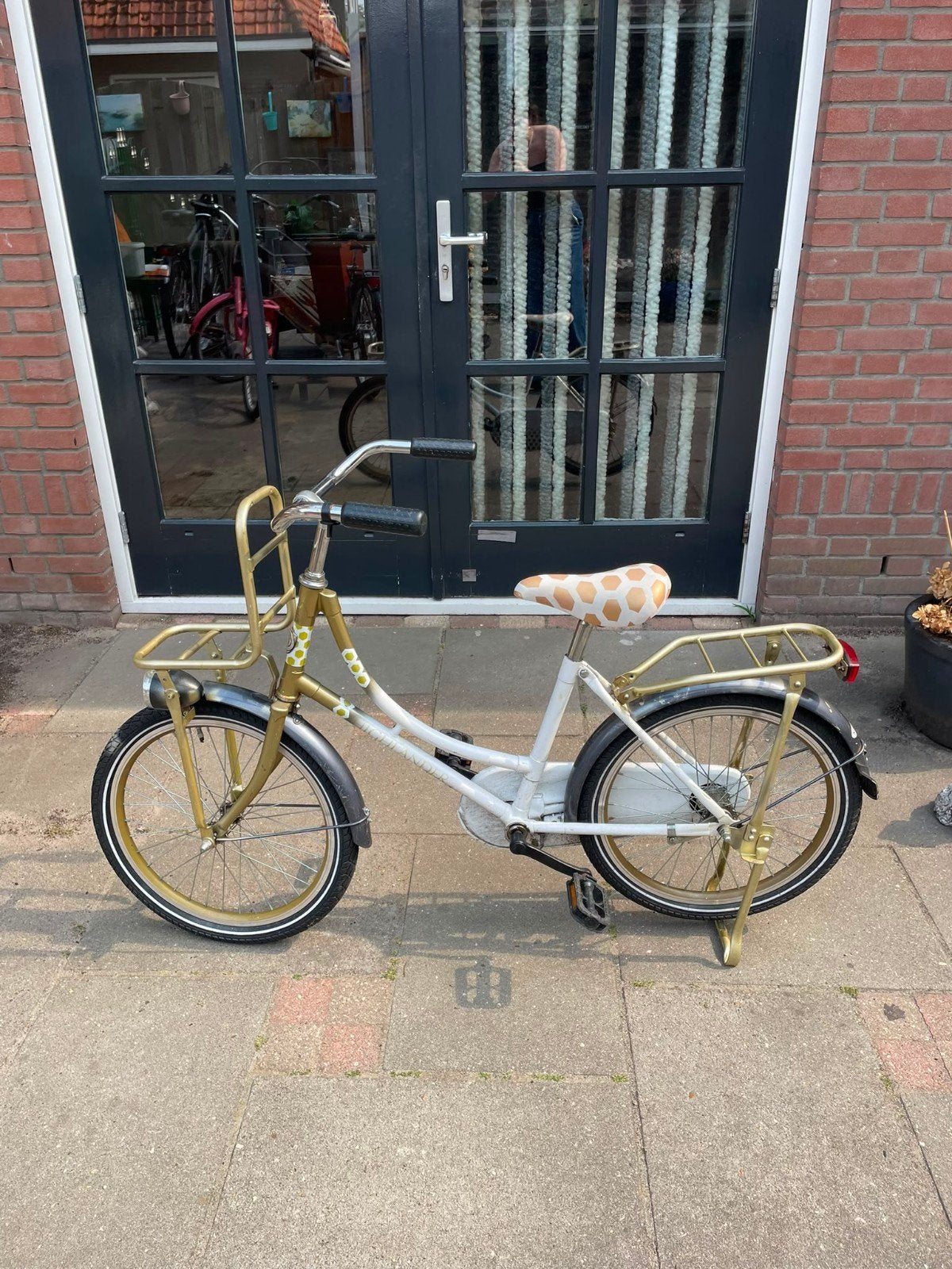 Omafiets goudkleurig met wit 24 inch, Fietsen en Brommers, Fietsen | Dames | Omafietsen, Minder dan 47 cm, Ophalen, Gebruikt