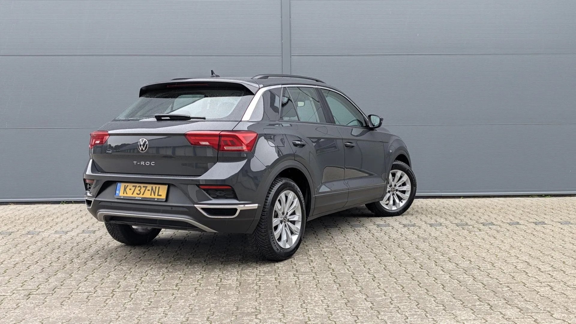 Volkswagen T-Roc 1.0 TSI 110pk Style (bj 2021), Gebruikt, 1197 kg, Bedrijf, Handgeschakeld