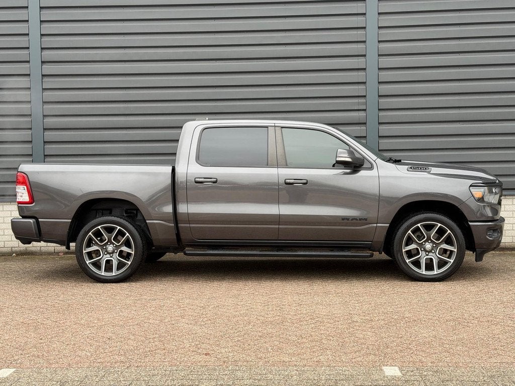 Dodge Ram 1500 5.7 V8 4x4 Crew Cab Big Horn BLACKPACK MARGE!, Auto's, Dodge, Automaat, Gebruikt, 5654 cc, Bedrijf