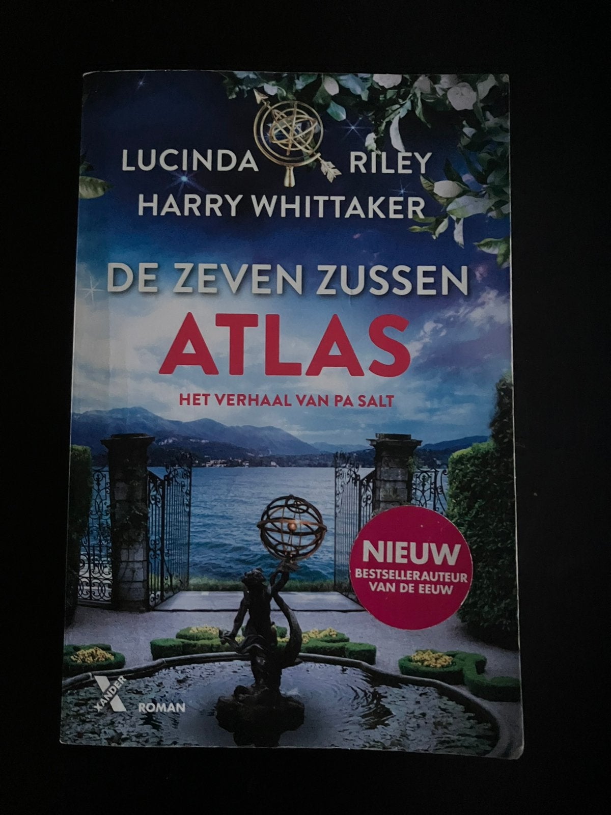 Harry Whittaker - Atlas, Boeken, Ophalen of Verzenden, Zo goed als nieuw, Harry Whittaker; Lucinda Riley