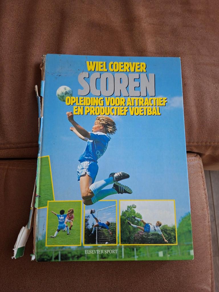 Wiel Coerver Scoren: Opleiding voor Attractief Voetbal, Boeken, Ophalen of Verzenden, Gelezen, Wiel Coerver, Balsport