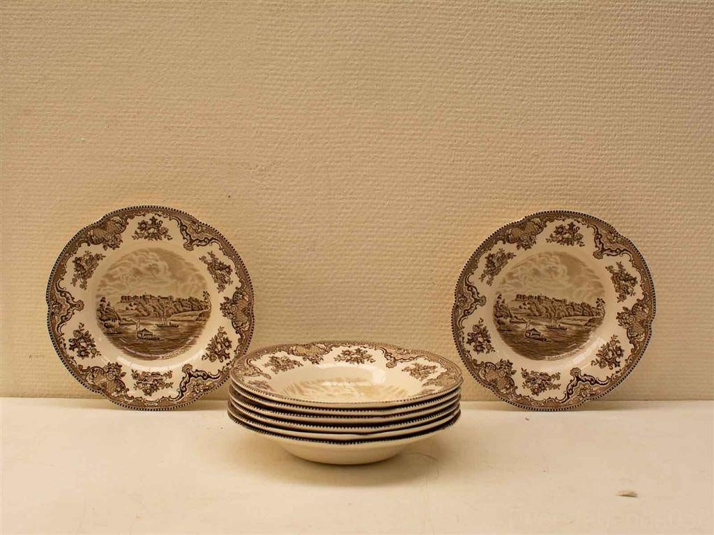 8 Johnson bros diepe borden 30030, Huis en Inrichting, Keuken | Servies, Ophalen of Verzenden, Gebruikt, Aardewerk, Bord(en)