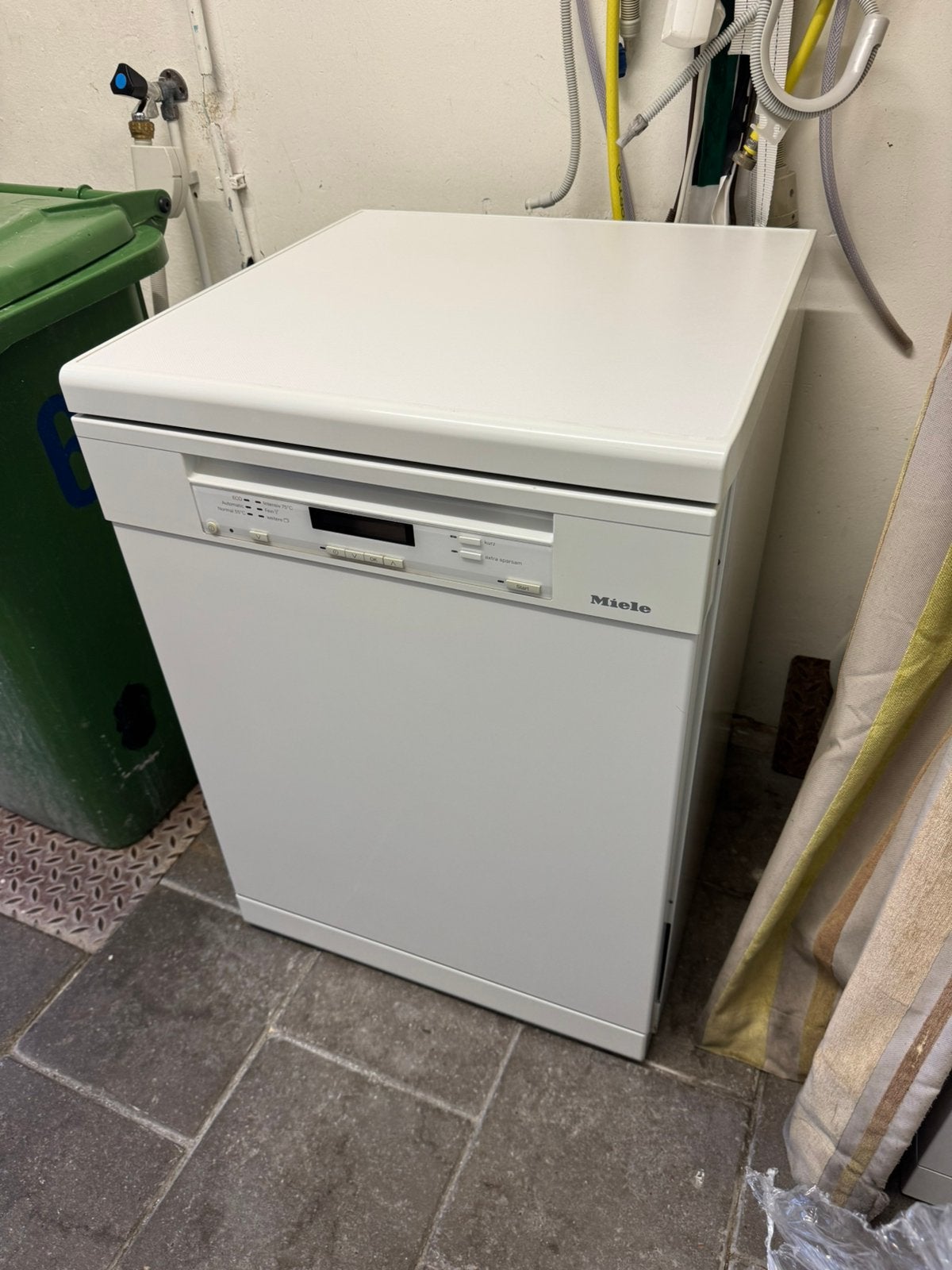Afwasmachine Miele | Met Bestekla | Nette Staat |Brengen Kan, Ophalen, Minder dan 85 cm, Gebruikt, Energieklasse A of zuiniger