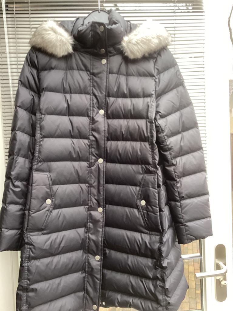 Tommy Hilfiger winterjas zwart Maat XL nieuw, Kleding | Dames, Jassen | Winter, Ophalen of Verzenden, Nieuw, Maat 46/48 (XL) of groter
