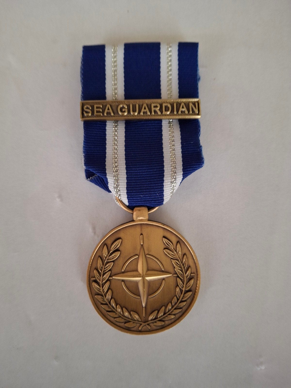 Nato medaille Sea Guardian, Ophalen of Verzenden, Marine, Overige gebieden, Lintje, Medaille of Wings