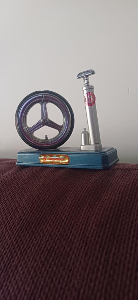 Vintage aansteker pomp, Verzamelen, Ophalen of Verzenden, Gebruikt, Aansteker